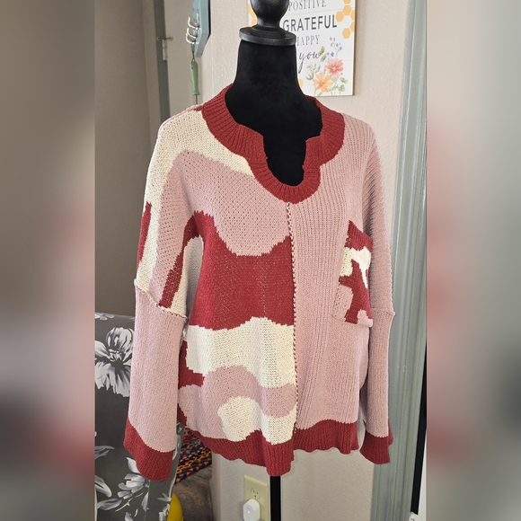 POL Sweaters - (J) POL Colorblock Knit Sweater in Red and Cream Size Small PTP is 30"